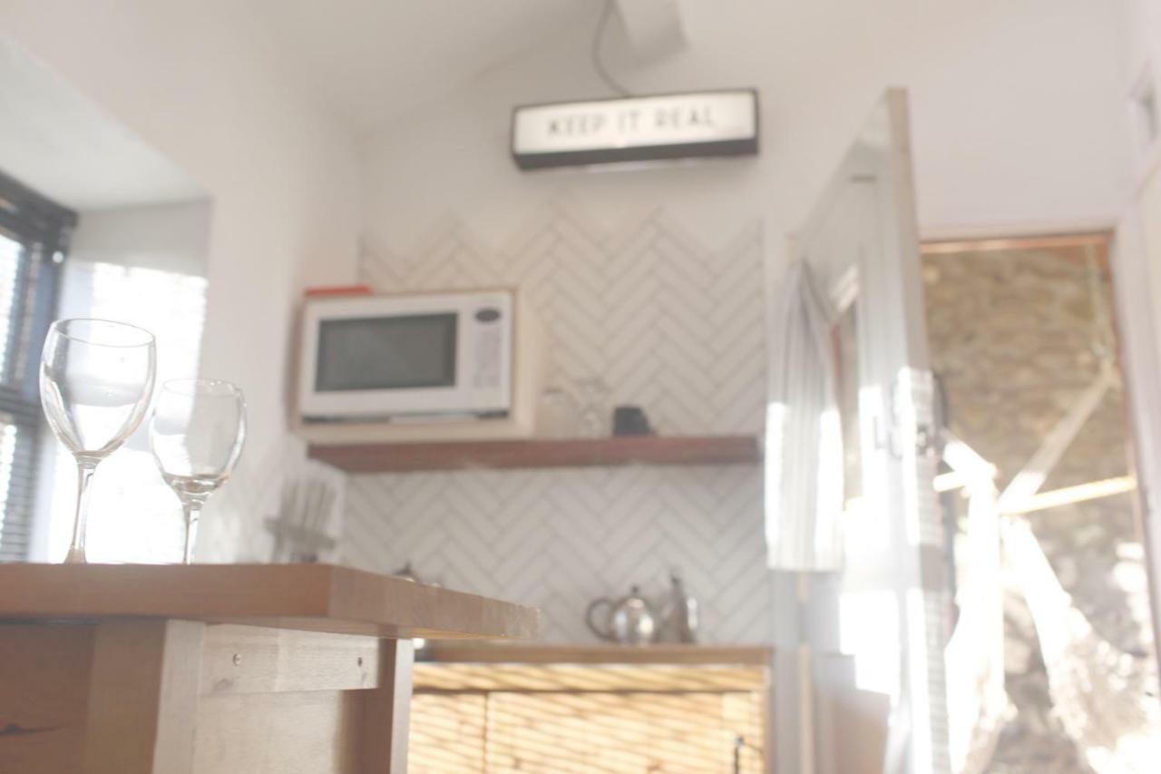The Cupboard Apartamento Armoy Exterior foto